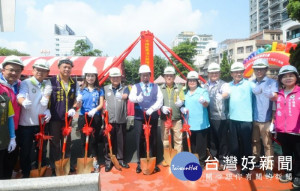 桃園市長鄭文燦，出席「平鎮區廣達公園增設薄膜天幕及相關設施改善工程開工典禮」。

