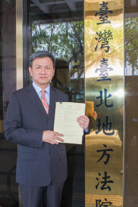 受永慶房屋委託，信誼爾雅法律事務所張炳煌律師日前正式提告信義房屋全資子公司。 