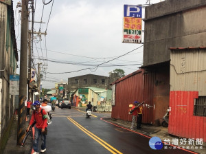 針對先前土城區風險12里進行預防性噴消作業，新莊土城共同採取區塊防治，防堵疫情擴散。（圖／衛生局提供）