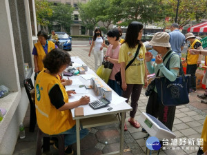 台中市政府環保局故勵民眾多加回收廢棄的3C產品，提別舉辦希望資收站「3C樂回收、希望加倍送」回收兌換活動。（圖/台中市環保局）