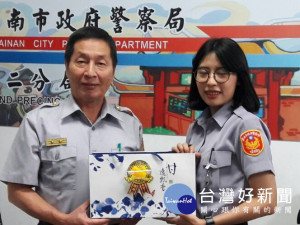 新手女警吳玟庭逮車手。