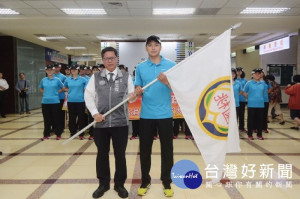 107年全國消防暨義勇消防人員競技大賽選手授旗儀式。
