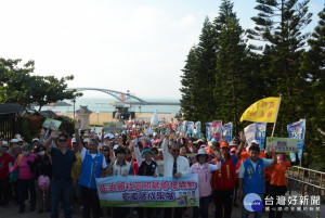 澎縣社區照顧關懷據點宣導暨成果展　千人萬歲齊步走