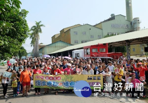 雲林家扶舉辦「漫步糖都、擁抱幸福」相見歡活動，讓家扶孩童在闖關遊戲中，與認養人共同編織甜蜜幸福的回憶。（記者陳昭宗拍攝）