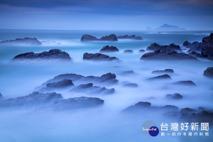 東北角暨宜蘭海岸攝影競賽由潘同正的「遙望龜山島」奪金。（圖／東北角暨宜蘭海岸國家風景區管理處提供）