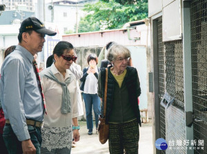 各國動保專家參訪板橋動物之家，處長陳淵泉親自接待簡報分享 。（圖／動保處提供）