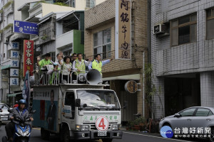 涂醒哲早上9點街頭謝票 民眾不捨