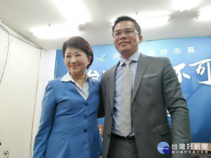 盧秀燕宣布吳皇昇出任市府新聞局長。林重鎣攝