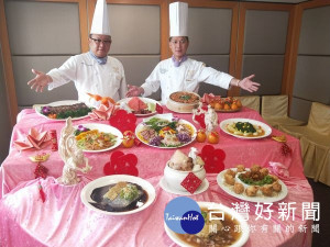劍湖山渡假大飯店推出以在地食材為主、首創為顧客量身打造的精緻尾牙春酒宴，訂位滿30桌以上，就贈送高級客房平日住宿券。（記者陳昭宗拍攝）