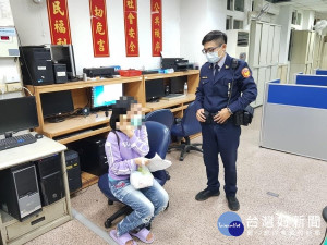 孕婦看病返家途中身體不適　熱心警協助返家