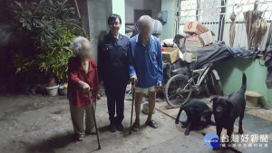 陪伴20年老狗走失　暖心警助阿嬤尋回