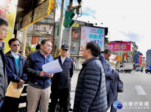 侯友宜市長視察汐止交通，將檢討提出因應對策。（圖／交通局提供）