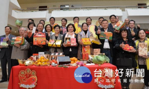 雲林縣長張麗善北上前往中國電視公司舉辦「雲林良品推廣活動」，行銷雲林豐碩優質的農漁產品，期盼藉由眾人之力共同推廣雲林好滋味。（記者陳昭宗翻攝）