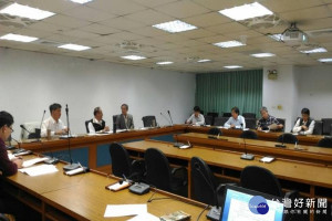台南成立廚餘養豬戶退場補助審議小組。