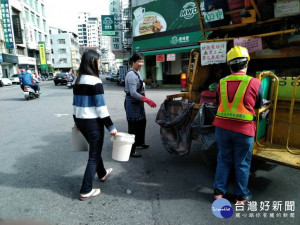 台中市環保局說中市廚餘收運作業均持續不間斷，另外神岡區清潔隊已完成廚餘標售程序，請市民放心回收。