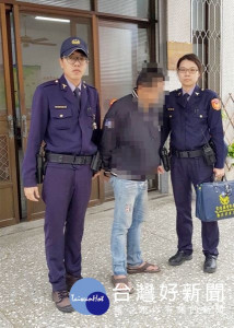 水林所員警落實勤查，見路旁可疑車輛主動出擊，逮獲毒蟲並起出安非他命、海洛英等毒品，有效打擊毒品犯罪。（記者陳昭宗拍攝）