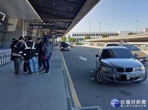 自用車非法攬客，一經掣單舉發，第1次將罰10萬元 。（圖／臺北區監理所提供）