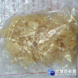 台北市衛生局進行年節食品抽驗，查出其中3件白木耳農藥超標、1件金針二氧化硫含量超標。（圖／台北市衛生局）