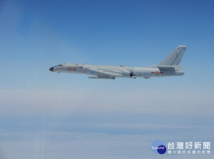 中共日前派遣轟6軍機，在巴士海峽海域近台進行遠海長航訓練。（圖／國防部）