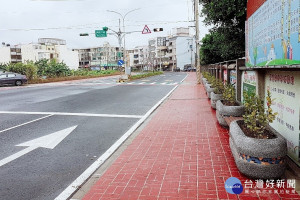 觀音區四維路(新生路-大觀路二段)「人本示範道路」施工部份已全部完成開放行人使用。