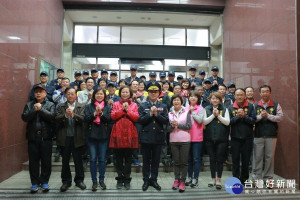 宋市長一行到南投分局向警察同仁祝春安圓滿。