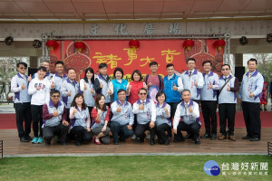 勇媽市長黃敏惠送豬年小紅包 祝願市民諸事大吉一路發