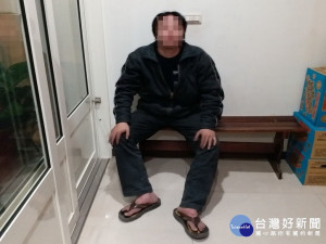 渉嫌吃供品男子。林重鎣攝