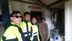 獨居弱勢不孤單　北投警寒冬送暖