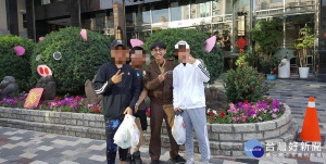 韓籍旅客遊台迷路　員警役男協助解圍