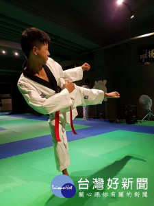 台灣世界展望會透過助學金補助、設立學生中心以及大專生教育輔助等，幫助兒童突破經濟困境安心就學，並朝著夢想前進。（記者陳昭宗拍攝）