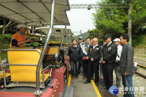 觀光局長視察苗栗鐵道自行車　助推舊山線魅力世遺