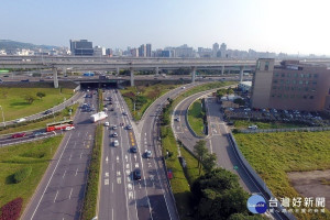 國慶連續4天假期將登場，交通部公路總局研判16處省道路段、15處地方政府大型活動及重要觀光景點，預期將有車多擁擠的情況，呼籲民眾特別留意活動周邊道路路況及交通管制措施（圖／資料照片）