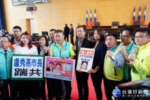 綠營議員要求柯呈枋列席議會備詢。（官達里攝）