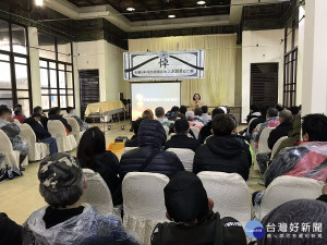 臺北區監理所為遏止酒駕再犯提升，板橋監理站3/7日祭出震撼教育，將酒駕再犯道安講習課程安排在新北市板橋殯儀館，期盼震撼教育能讓學員有所領悟 。（圖／記者黃村杉攝）