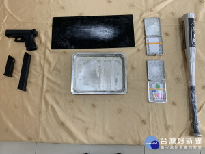 太平警方執行治平專案查獲手槍等。林重鎣攝