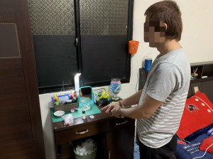 嫌犯住處被查獲毒品。林重鎣攝