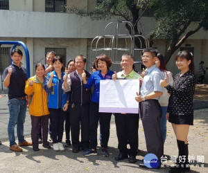 市議員李麗華為宜欣國小取七千萬建活動中心。林重鎣攝