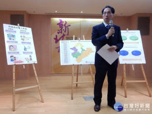 衛生局副局長許朝程指今年除29區衛生所外，更擴大與亞東醫院及臺大金山分院合作，提供洗腎者免費篩檢服務（僅酌收掛號費）。（圖／記者黃村杉攝）