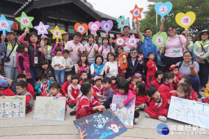 市長黃敏惠陪吳鳳幼兒園搭乘光林我嘉線 提前歡慶兒童節