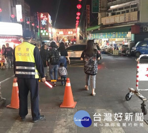 清明連續假期將至，北港警分局為紓解驟增之車流，將編排人員交通管制，也規劃警力及民防、守望相助隊協助，並加強周邊、停車場防竊巡邏。（記者陳昭宗拍攝）