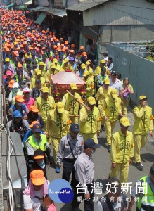 白沙屯徒步進香團抵達朝天宮，百年來首度有國家元首參與，感受媽祖婆恩澤，北港街道萬人空巷，宛如世紀嘉年華。（記者陳昭宗拍攝）