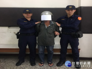 通緝犯不知警察換制誤以為是保全而被捕。林重鎣攝