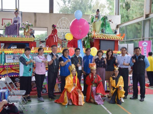 北港農工為推動拒毒健康校園，結合朝天宮媽祖遶境活動，設計「幸福號」藝閣花車，進行一場在地文化深入體驗的新世代反毒運動。（記者陳昭宗拍攝）