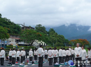 禪旅行結合觀光產業、文化、藝術等，在都市叢林裡找一處療癒空間，讓大家靜心、淨心，遠離資訊洪流，找回內心真正的輕安自在，體驗塵世修行的禪意與感動 。（圖／靈鷲山提供）