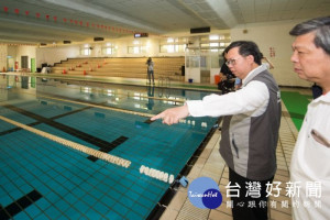 鄭市長說，內壢高中游泳池及綜合體育館有發展成中小型運動中心的潛力，需要適切投資活化

