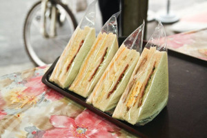 台北市府衛生局29日公布一項統計，三明治、漢堡、蛋餅分別以26％、21％、20％的選擇比例，成為市民的早餐選項前3名。（圖／ Facebook）