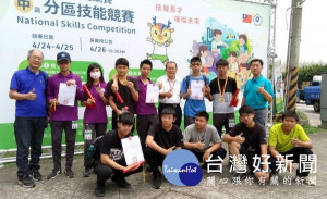 虎尾大成商工參加第49屆全國技能競賽，在汽車板金項目中勇奪金牌、噴漆職類中獲得銀牌及其他多類獎項，展現堅強技術實力。（記者陳昭宗拍攝）