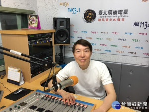 樂評人王祖壽重拾廣播主持棒 　FM93.1週日陪您日正當中歌不斷