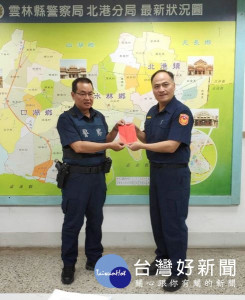 土厝所長陳連益等落實巡邏勤務，攔查可疑車輛尋獲贓車，獲民眾肯定讚揚，分局長王立德公開表揚，激勵士氣。（記者陳昭宗拍攝）