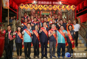 東石鄉塭港福海宮送王船祭典場面熱絡，祈求神明保佑鄉親平安健康